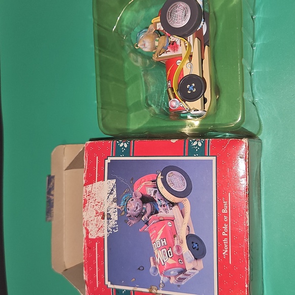 Vintage Enesco "North Pole or Bust" mouse in a hot rod car ornament.  - Picture 8 of 12